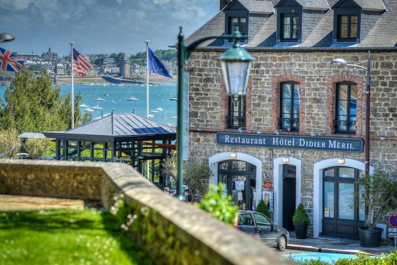 Restaurant Hotel Didier Meril Динард Екстериор снимка